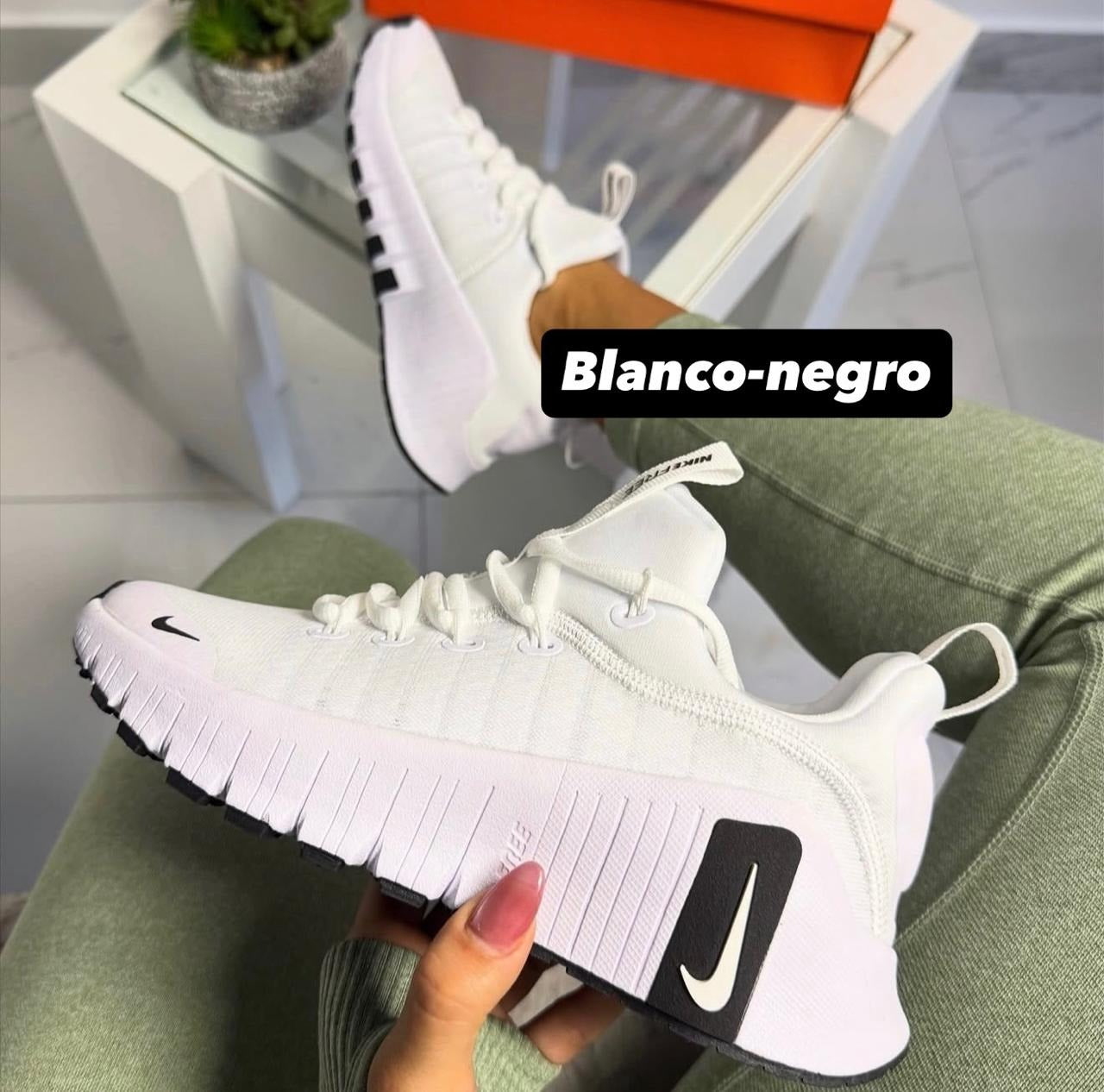 ZAPATILLAS TENIS NIKE FREE METCON 2026